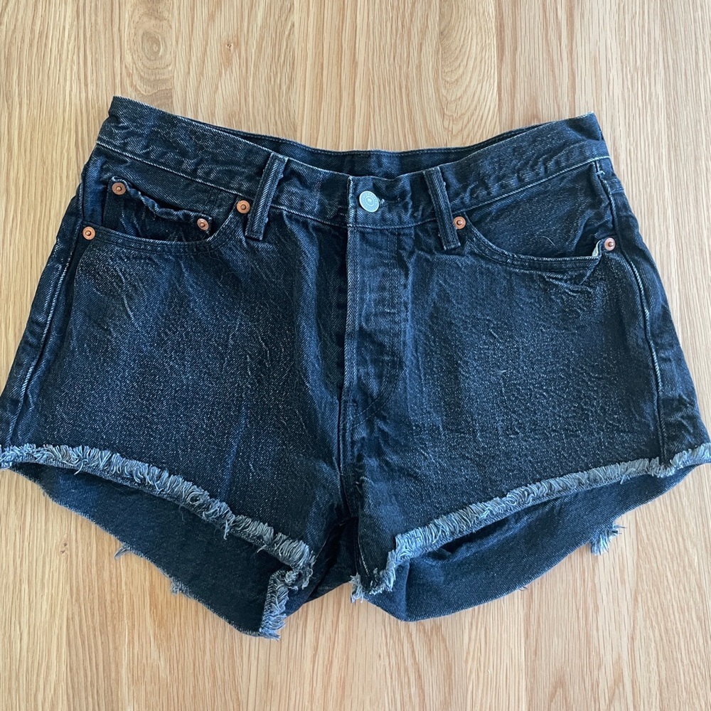 LEVI’S SHORTS | 501 button fly black cutoff shorts 2” size 28, fits like size 27